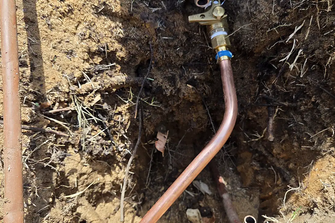 Licensed plumber from Frecks Plumbing & Gas carrying out general plumbing repairs in a Perth southern suburbs home